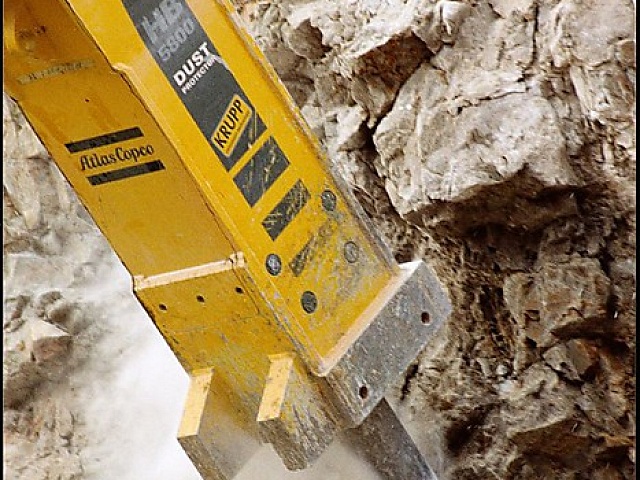 Гидромолот Atlas Copco HB 5800 на экскаватор
